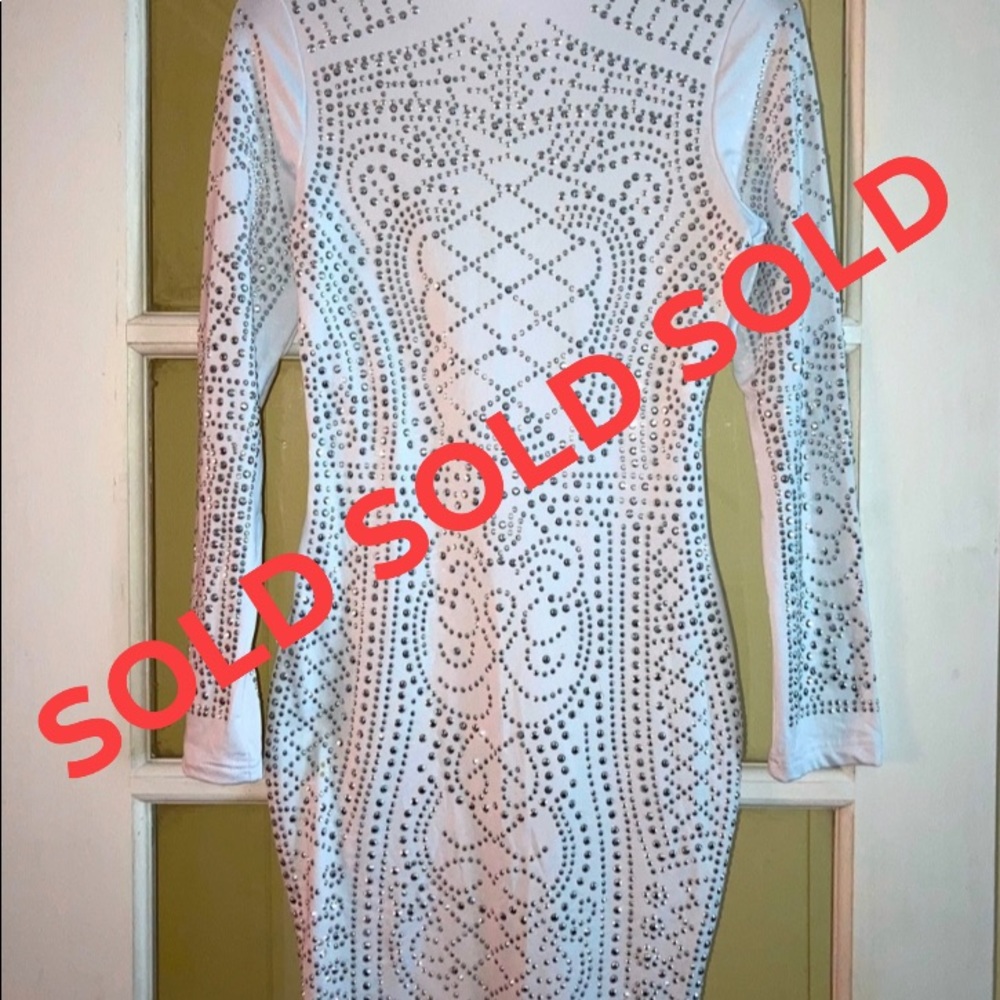 SOLD. Women's Long Sleeve Stone Embellished Cocktail Dress. White. Size M, 6-8.